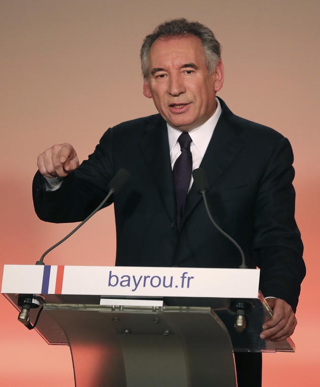 François Bayrou lors de la conférence de presse au cours de laquelle il a annoncé une alliance avec Emmanuel Macron, le 22 février 2017 au siège du MoDem à Paris