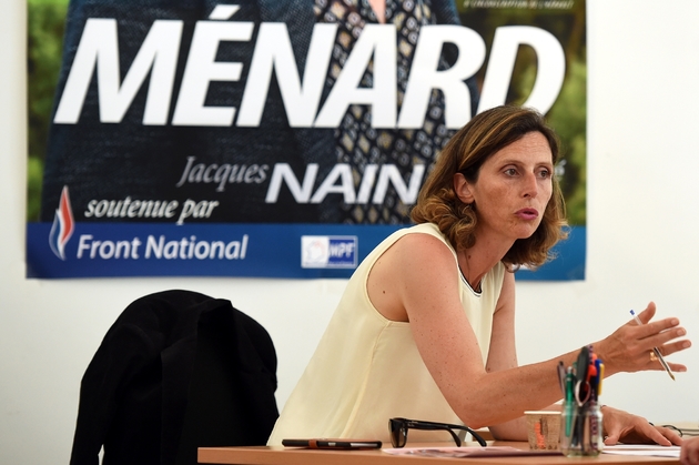 Emmanuelle Ménard en campagne à Béziers, dans le sud de la France, le 2 juin 2017