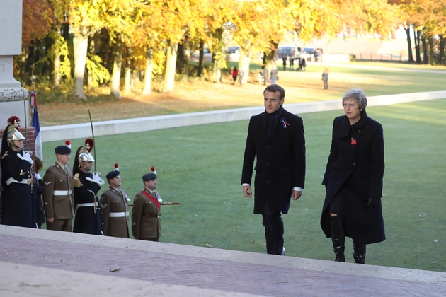 Emmanuel Macron et Theresa May au Mémorial de Thiepval, dans la Somme, le 9 novembre 2018