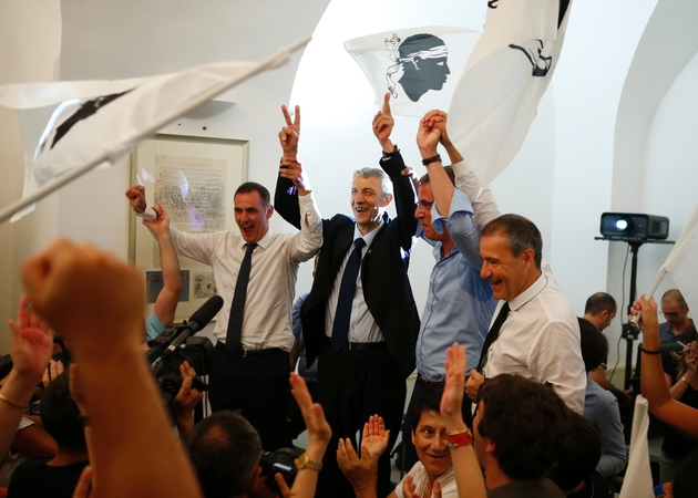 Michel Castellani (C), élu député de la coalition 