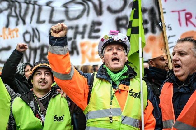 Manifestation à la Gare de l'Est à Paris, le 26 décembre 2019, contre la réforme des retraites.