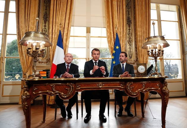 Emmanuel Macron, aux côtés de Gérard Collomb (gauche) et Christophe Castaner (droite)