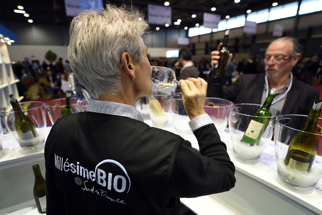 Au salon international du vin biologique, 