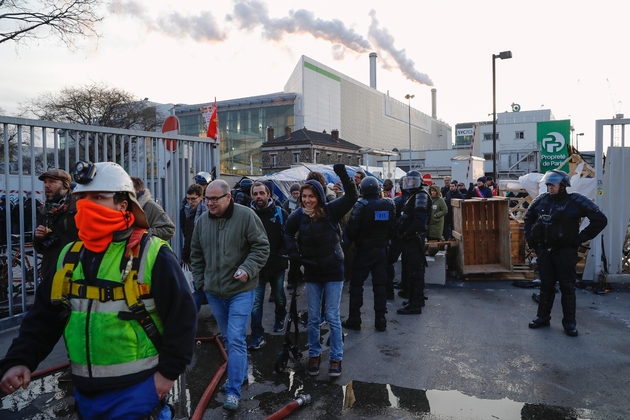 La police débloque le 15 janvier 2020 l'incinérateur d'Ivry-sur-Seine