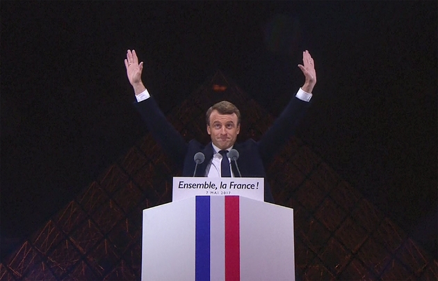 Emmanuel Macron lors de son discours après son élection à la pyramide du Louvre, le 7 mai 2017