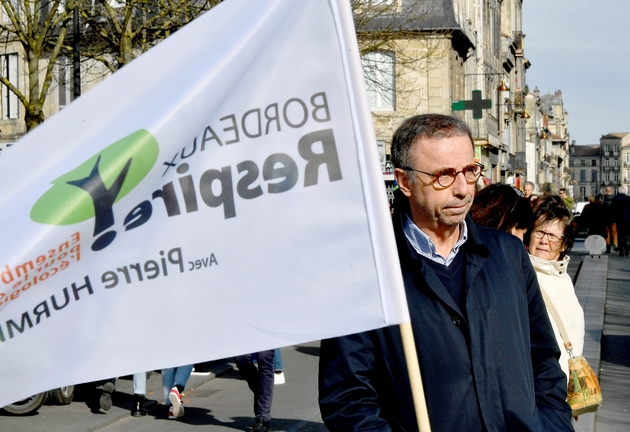 Pierre Hurmic, candidat écologiste à la mairie de Bordeaux, en campagne le 9 février 2020