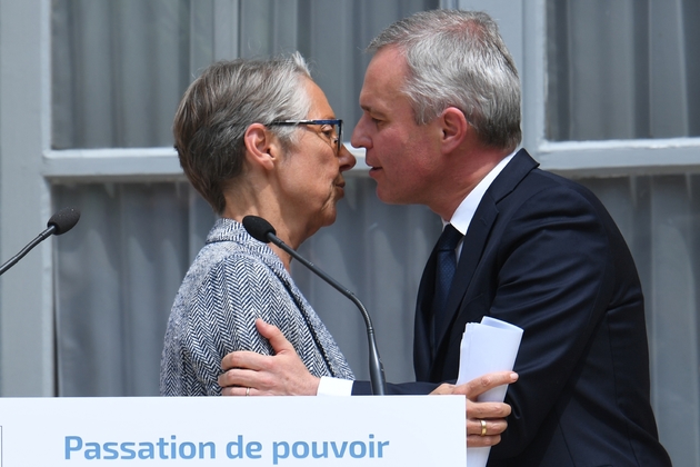 Elisabeth Borne et François de Rugy lors de la passation de pouvoirs au ministère de l'Environnement le 17 juillet 2019