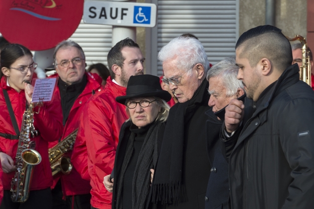 Lionel Jospin (3eD) et Jean Glavany (2eD) assistent le 26 février 2020 aux obsèques de Michel Charasse à Puy-Guillaume