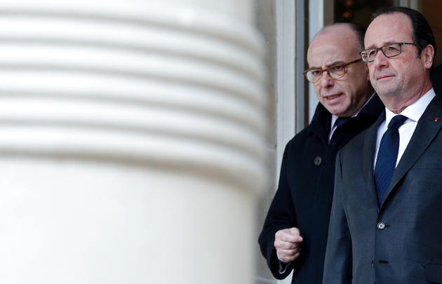 Bernard Cazeneuve et Francois Hollande en décembre 2016 à Paris