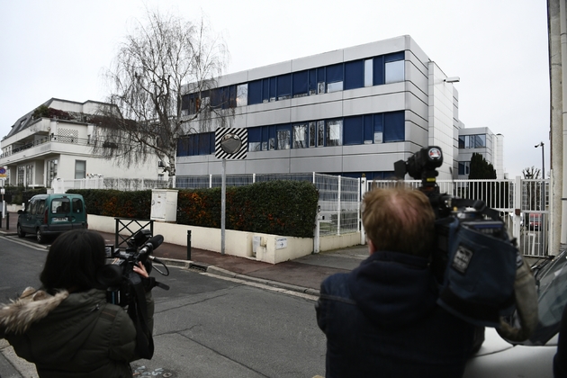 Des journalistes devant le siège du Front national à Nanterre le 20 février 2017