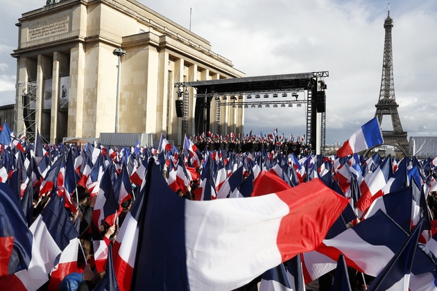 Les partisans de François Fillon rassemblés sur l'esplanade du Trocadéro 