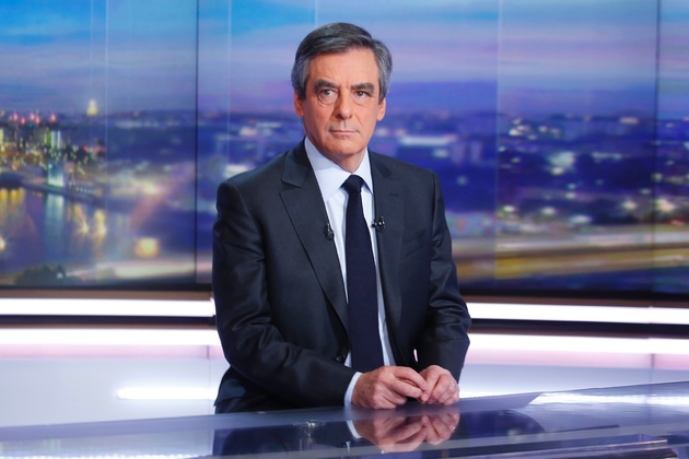 François Fillon sur le plateau de TF1 lors du journal de 20h le 26 janvier 2017 à Boulogne-Billancourt