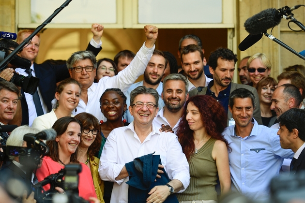 Jean-Luc Mélenchon et les députés de La France insoumise à leur arrivée à l'Assemblée nationale, le 20 juin 2017 à Paris