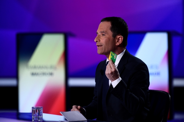 Benoît Hamon sur France 2 à Paris, le 20 avril 2017