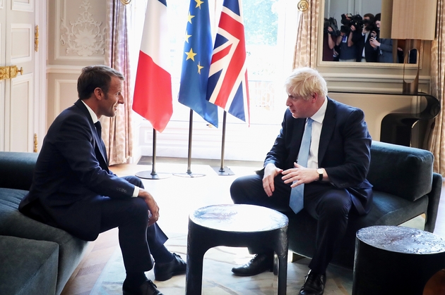 Le président Emmanuel Macron et le Premier ministre britannique Boris Johnson (d) lors d'une rencontre à l'Elysée, le 22 août 2019 à Paris