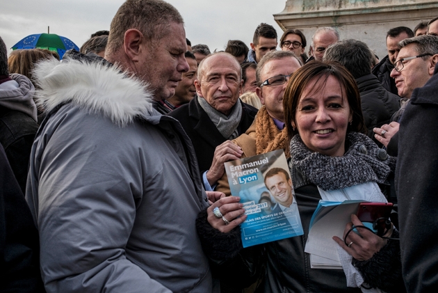 Gérard Collomb avec des militants du mouvement 