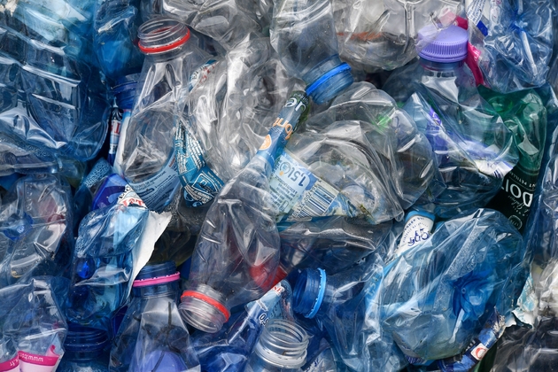 Bouteilles en plastique sur le site de recyclage de Bourg-Blanc (Finistère), le 29 mai 2018