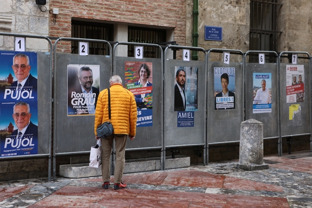 Des panneaux électoraux pour les prochaines élections municipales à Perpignan le 9 mars 2020