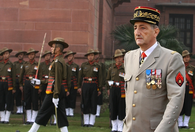 Le général Bruno Cuche, chef de l'état-major de l'armée de terre, le 27 novembre 2007 à New Delhi