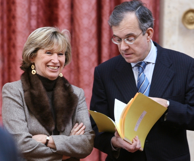 Evelyne Richard s'entretient avec Maurice Gourdault-Montagne, conseiller diplomatique de Jacques Chirac, le 3 février 2007 au Palais de l'Elysée