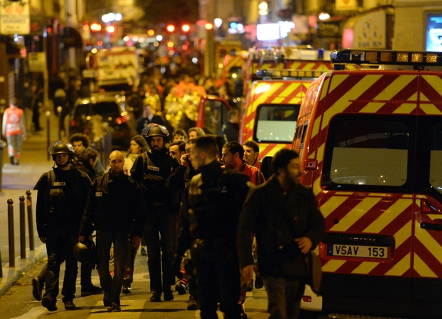 Les forces de police près du Bataclan, le 14 novembre 2015