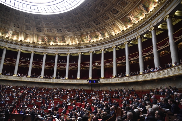 Les députés réunis lors d'une séance de questions au gouvernement à l'Assemblée nationale, le 24 mai 2016