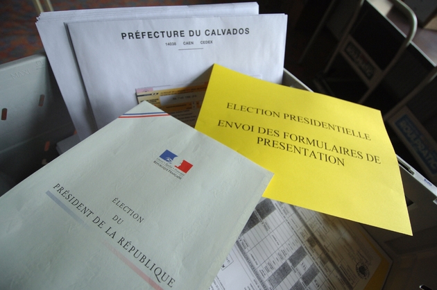 Le formulaire de parrainage de candidat à l'élection présidentielle, présenté le 22 février 2007 à Caen
