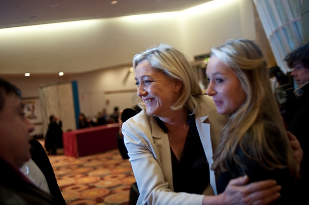 Marine Le Pen et sa nièce Marion Marechal-Le Pen en février 2010 à Paris