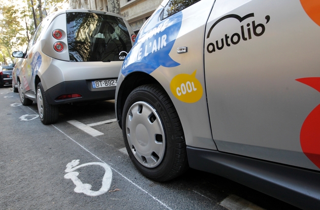 Une station de voitures électriques en libre service Autolib', gérées par le groupe Bolloré, le 2 octobre 2011 à Paris