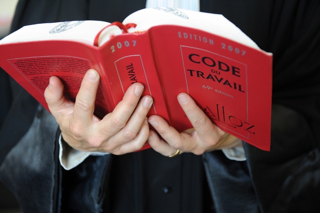 Le gouvernement dévoile sa feuille de route pour réformer le code du travail