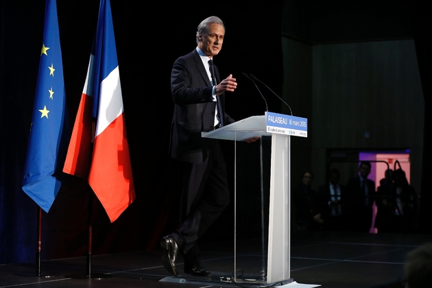 Georges Tron, maire de Draveil, à un meeting pour les élections départementales le 16 mars 2015 à Palaiseau près de Paris