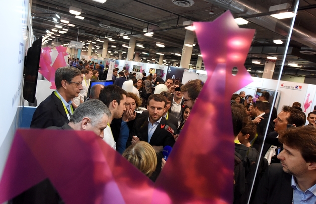 Emmanuel Macron et Muriel Pénicaud au Consumer Electronics Show (CES) de Las Vegas, le 7 janvier 2016