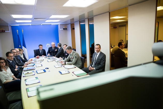 Photo de la réunion d'Emmanuel Macron avec ses principaux conseillers diplomatiques et militaires au PC Jupiter de l'Elysée, le 14 avril 2018, obtenue sur le compte twitter de l'Elysée  