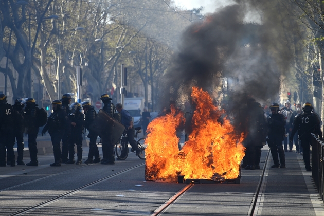 Affrontements entre forces de l'ordre et 