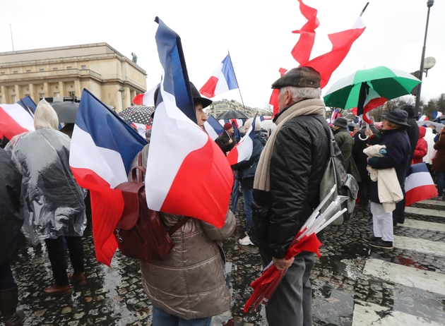 Des manifestant pro-Fillon place du Trocadéro à Paris, le 5 mars 2017