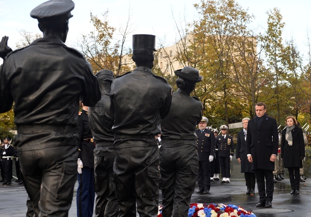 Le président Emmanuel Macron inaugure le Monument aux morts pour la France en opérations extérieures (OPEX), le 11 novembre 2019 à Paris