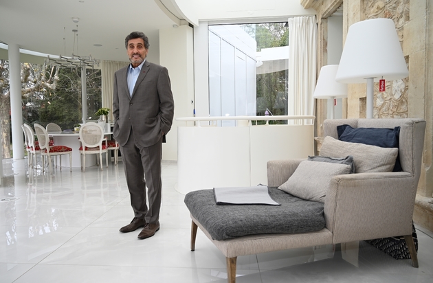 Le milliardaire français Mohed Altrad, candidat aux municipales à Montpellier, pose le 20 janvier 2020 à Montpellier