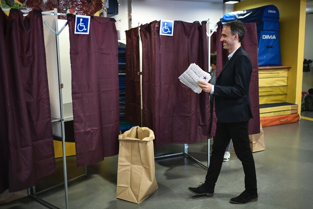 Raphaël Glucksmann, tête de liste des socialistes et de Place Publique, vote aux européennes, le 26 mai 2019 à Paris