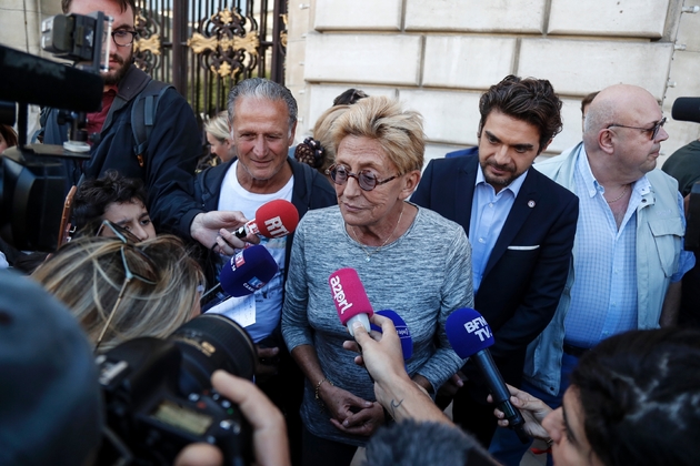 Isabelle Balkany (c) devant la mairie de Levallois-Perret, le 14 septembre 2019