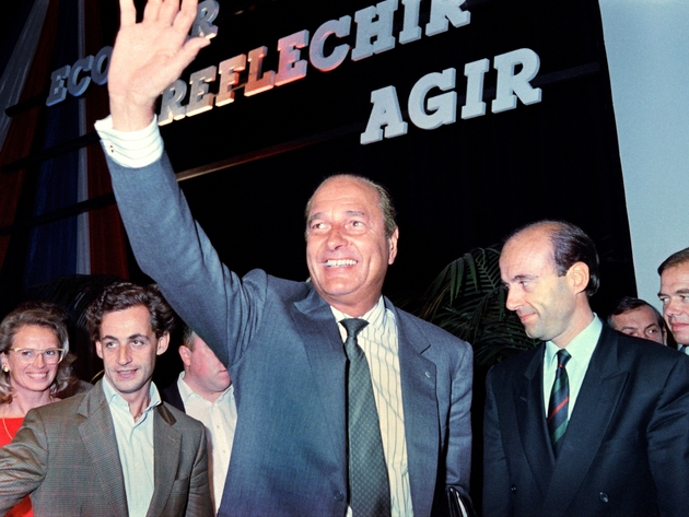 Jacques Chirac (c) avec Alain Juppé (d) et Nicolas Sarkozy (g), le 4 septembre 1988 à La Baule, en France
