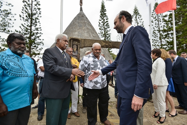 Roch Wamytan, chef du groupe UC-FLNKS rencontre le Premier ministre Edouard Philippe, à Nouméa, le 2 décembre 2017