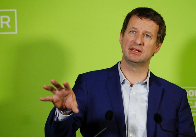 Yannick Jadot, le candidat d'Europe Ecologie-Les Verts à l'élection présidentielle, à Montreuil le 9 février 2017