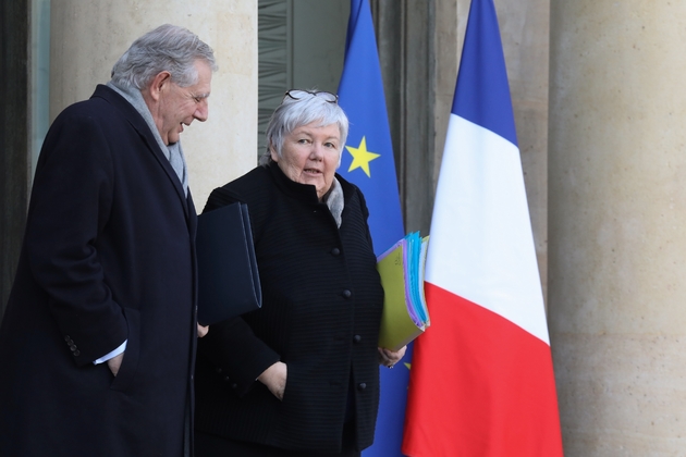 Jacqueline Gourault, ministre auprès du ministre de l'Intérieur, et Jacques Mézard, ministre de la Cohésion des Territoires, à l'Elysée, le 8 février 2018