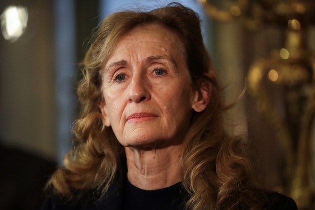La ministre de la Justice Nicole Belloubet répond aux questions de journalistes après une rencontre avec des représentants du personnel pénitencier, à Paris, le 22 janvier 2018
