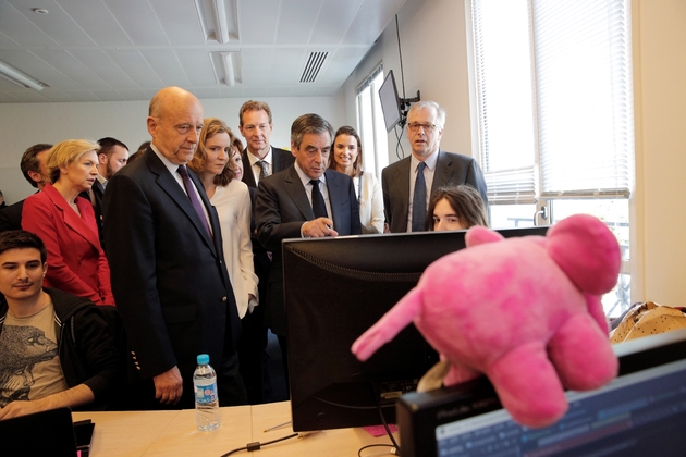 François Fillon, Alain Juppé et d'autres élus LR en visite chez Deezer à Paris, le 19 avril 2017