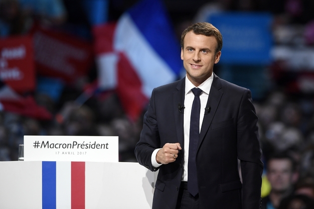 Le candidat du mouvement En Marche ! Emmanuel Macron, lors d'un meeting à Paris, le 17 avril 2017