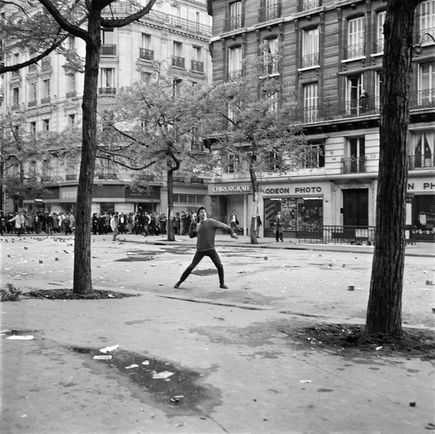 Affrontements entre les étudiants et la police le 6 mai 1968 boulevard Saint Germain à Paris