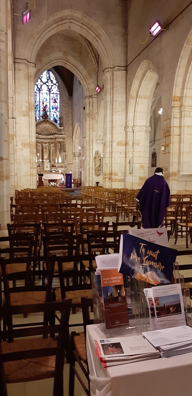 Confinement  Un grand vide pour le curé de Brionne