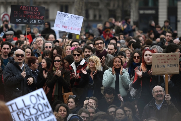 Plusieurs centaines de manifestants à Paris 