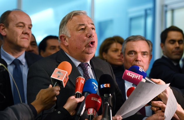 Le président du Sénat, Gérard Larcher, à la sortie de la réunion du Comité politique Les Républicains au siège du parti, le 6 mars 2017 à Paris